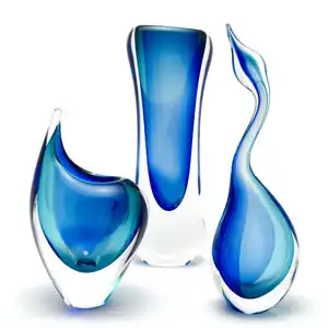 Mundgeblasene bunte Samlung von Deko Glaskunst Vasen und Glasskulpturen von Tieren. Hergestellt in Tschechien.